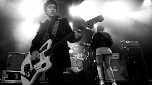 Stolen Guitar of The Cribs’ Ryan Jarman Has Resurfaced 20 Years Later With The 1975 and Beabadoobee