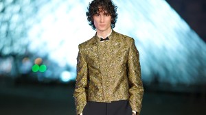 Sombr Invites Members of The Cranberries On Stage During Concert in Dublin