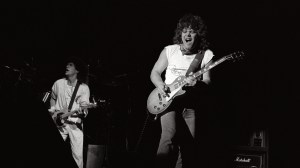 REO Speedwagon Reunites to Honor Guitarist Gary Richrath