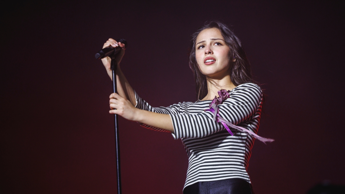 the-meaning-behind-maggots-for-brains-by-olivia-rodrigo-and-a-post