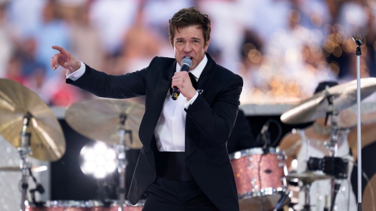 The Meaning Behind “Paradise” by Brandon Flowers and Why The Killers’ Singer Disses Phil Collins
