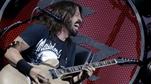 The Emotional Meaning Behind “Everlong” by Foo Fighters and Dave Grohl’s Survival Anthem