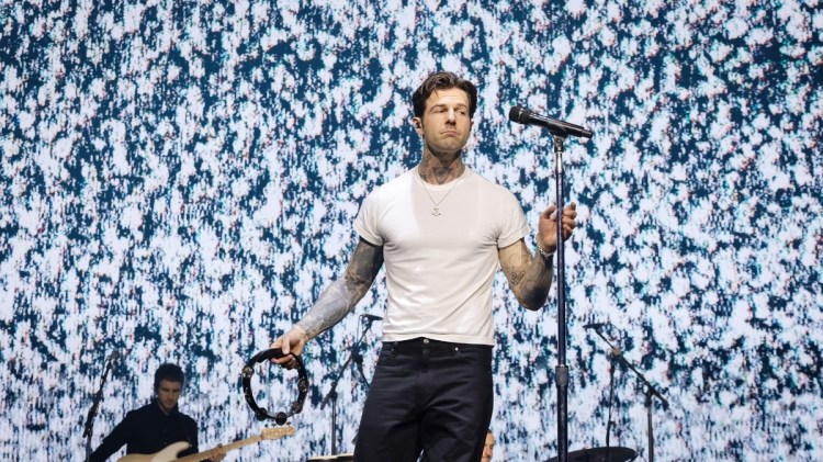 The Meaning Behind “Sweater Weather” by The Neighbourhood and the Band’s Cozy Intimacy Anthem