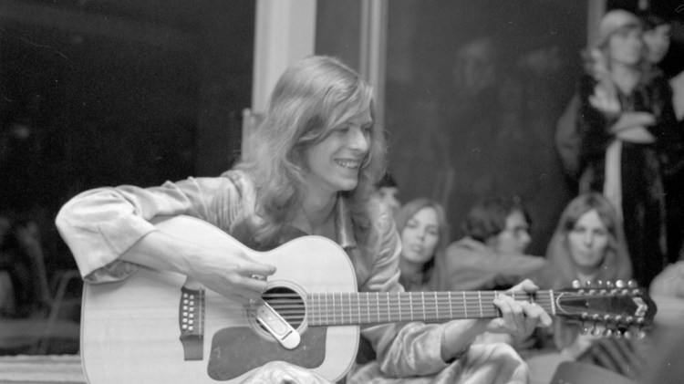 How Frank Sinatra and a French Ballad Inspired This David Bowie Classic