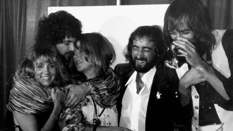 Behind the Lyric: “Gold Dust Woman” by Fleetwood Mac and a Dark Tale About Obsession