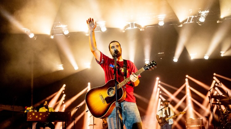 Behind the Lyrics: “End Of August” by Noah Kahan and How He Navigates the End of Summer