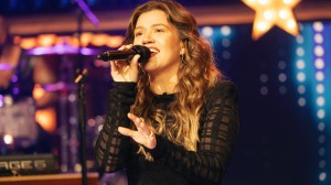 The Indie Rock Hit That Inspired This Kelly Clarkson Smash