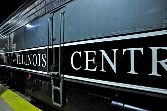 The Illinois Central train in 2010<br>Photo: vxla via <a href="https://www.flickr.com/photos/vxla/4594375576/" target="_blank">Flickr</a>, CC 2.0