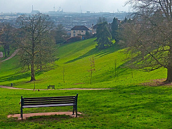 Newport as seen from Beechwood Park<br>Photo: <a href="https://www.geograph.org.uk/photo/5314162" target="_blank">Robin Drayton</a>, Geograph Project, CC 2.0