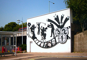 Mural near Borehamwood and Elstree station celebrating the nearby film studios<br>Photo: <a href="https://www.geograph.org.uk/photo/3617596" target="_blank">Des Blenkinsopp</a>, Geograph Project, CC 2.0