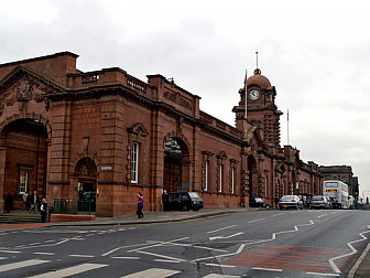 Nottingham Railway Station<br>Photo: <a href="https://commons.wikimedia.org/wiki/File:Nottingham_railway_station.jpg">David Ingham</a>, <a href="https://creativecommons.org/licenses/by-sa/2.0">CC BY-SA 2.0</a>, via Wikimedia Commons
