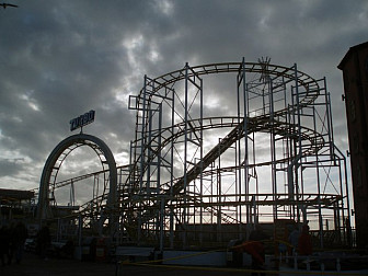 Brighton Rock Turbo roller coaster at Brighton Palace Pier<br>Photo: <a href="https://www.geograph.org.uk/photo/1582576" target="_blank">Paul Gillett</a>, Geograph Project, CC 2.0