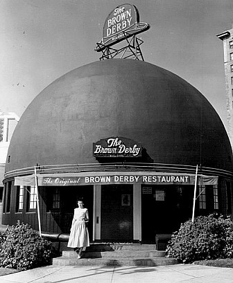 Entrance of Brown Derby on Wilshire, 1956