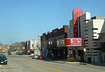 North Street, downtown Normal, Illinois<br>Photo: <a href="https://commons.wikimedia.org/wiki/File:Normal,_Illinois.jpg">Willjay</a>, <a href="https://creativecommons.org/licenses/by/3.0">CC BY 3.0</a>, via Wikimedia Commons