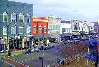 Mount Airy Historic District<br>Photo: <a href="https://commons.wikimedia.org/wiki/File:Mount_Airy_Historic_District.jpg">G Keith Hall</a>, <a href="https://creativecommons.org/licenses/by-sa/3.0">CC BY-SA 3.0</a>, via Wikimedia Commons