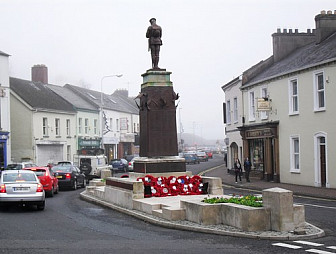 The Cenotaph in Remembrance Garden<br>Photo: <a href="https://www.geograph.org.uk/photo/1599400" target="_blank">Dean Molyneaux</a>, Geograph Project, CC 2.0