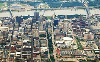 St. Louis from the air<br>Photo: <a href="https://www.flickr.com/photos/84263554@N00/3808782353" target="_blank">Rob Reiring</a>, via Flickr, CC 2.0